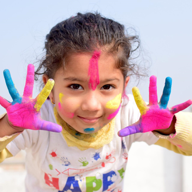 أهميّة نشاط التّلوين عند الأطفال صورة المقال